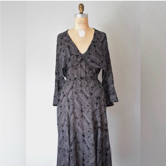 1930s Dodsworth Paisley Silk Dress - Picture 5 of 14